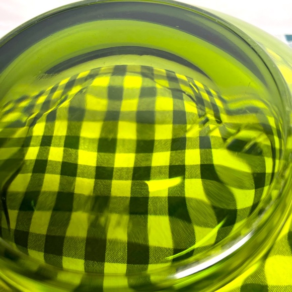 Anchor Hocking Chip Bowl Folded Sides Green 9”W 4” L - Picture 5 of 6